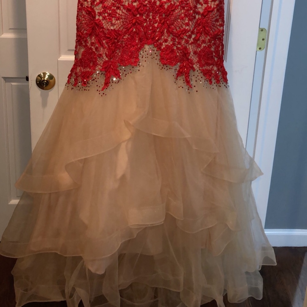 Dress - Picture 3 of 4